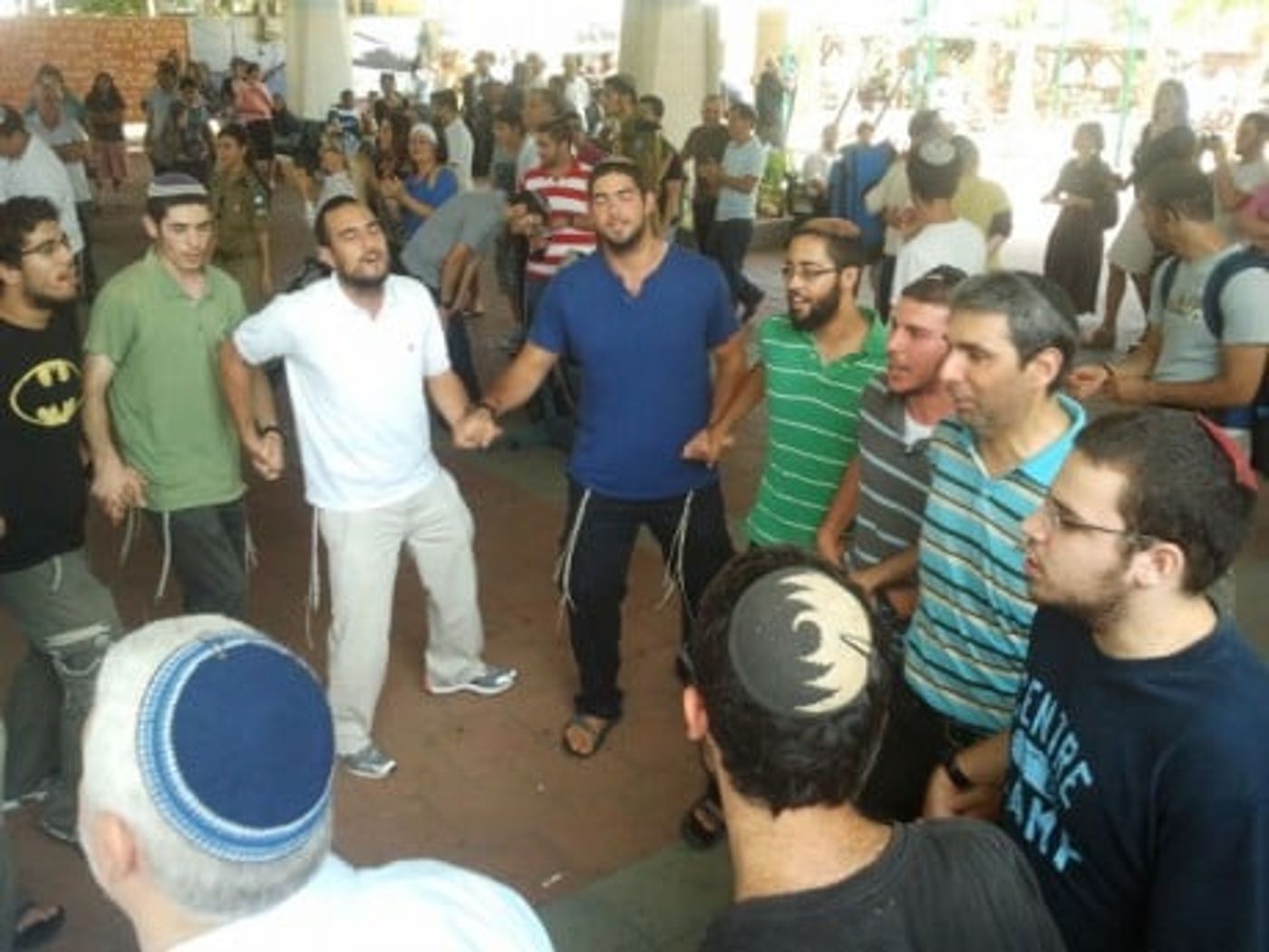 חיילי ההסדר מתגייסים עם גמרא ביד: סיום מסכת בבקו"ם