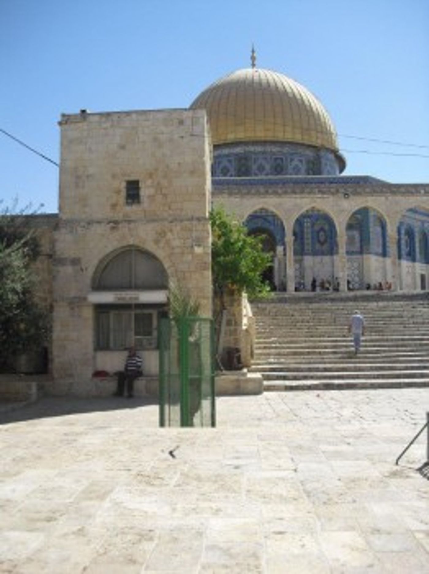 אחרי שמונה ימים: הר הבית שב ונפתח לכניסת יהודים