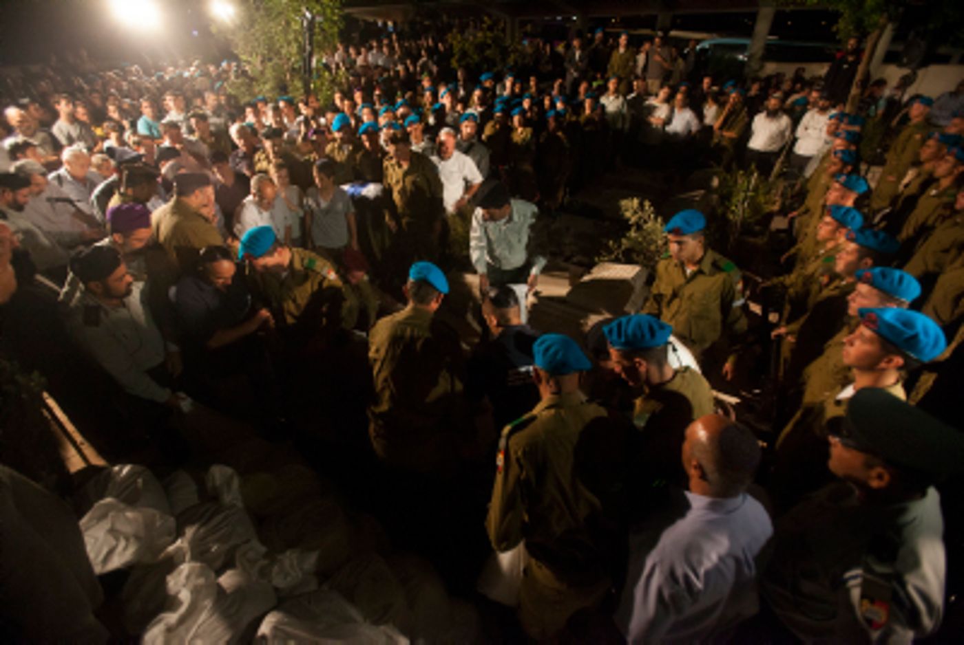 תמונות: מאות ליוו למנוחות את רב"ט נתנאל יהלומי הי"ד