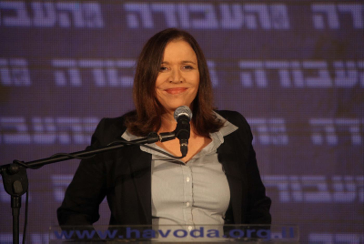 יחימוביץ: אבוא לפגישה עם נתניהו אך לא אצטרף לממשלה