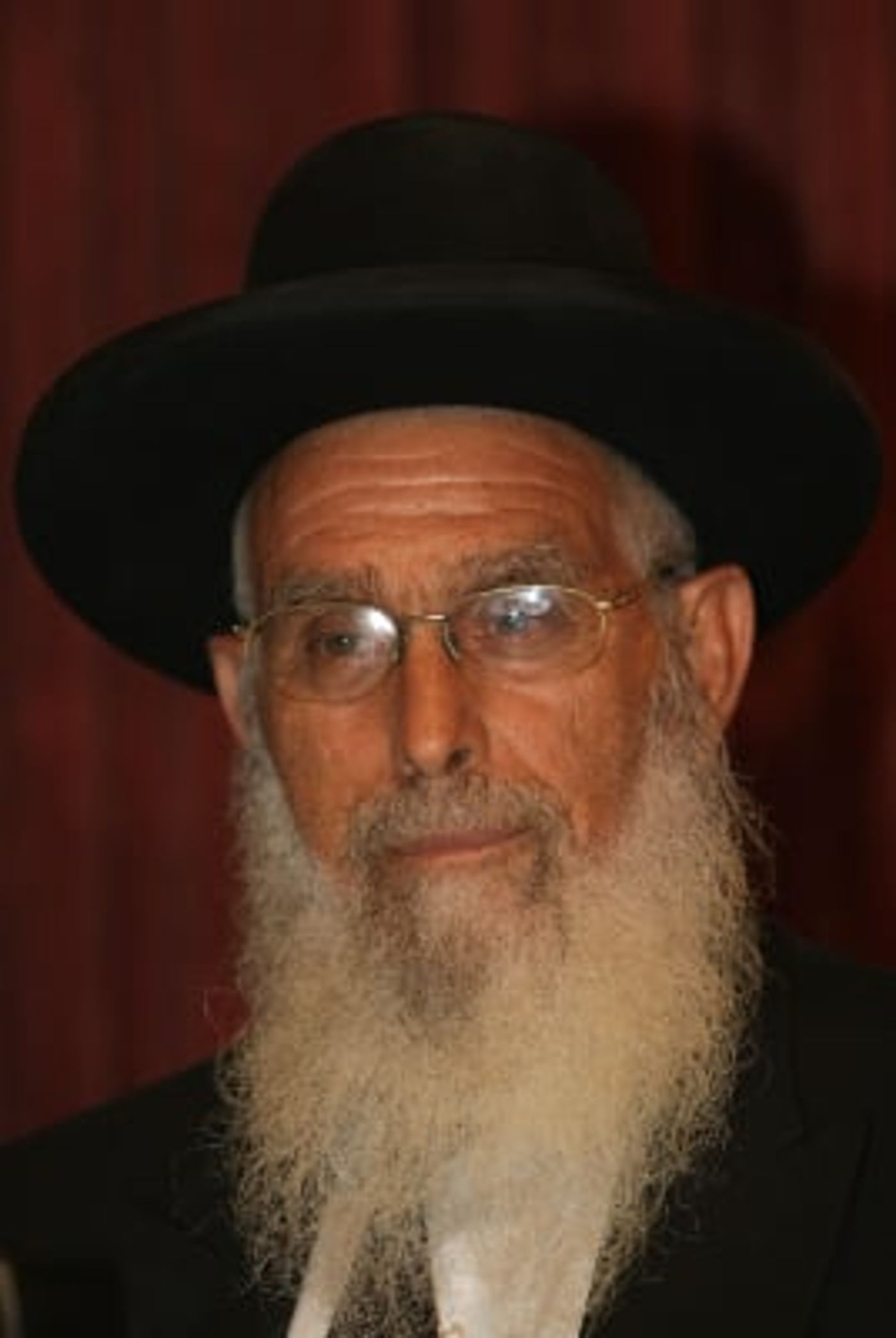 למעלה ממאה רבנים חתמו על מכתב תמיכה ברב אריאל