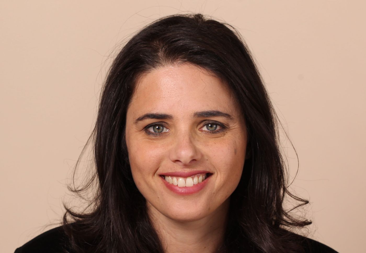 שקד לג'ון קרי: צבוע, ציני ואכזר שמאיים על חיי ילדינו