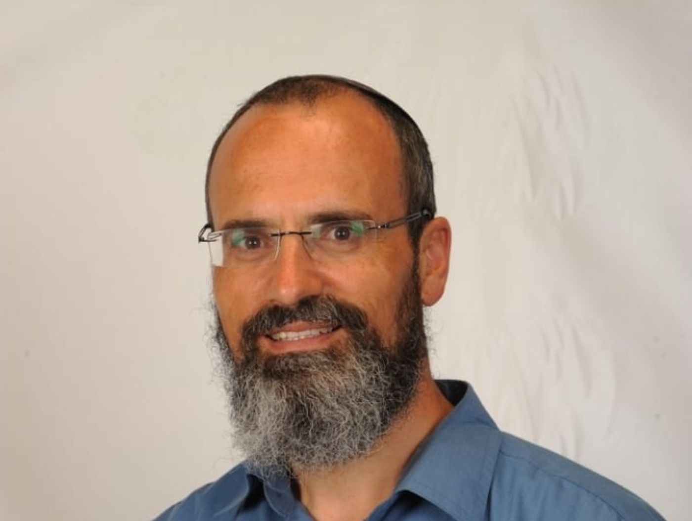 עורך 'בשבע': בנט נכנע לעיתונאים ובחר את הרב סתיו במחטף