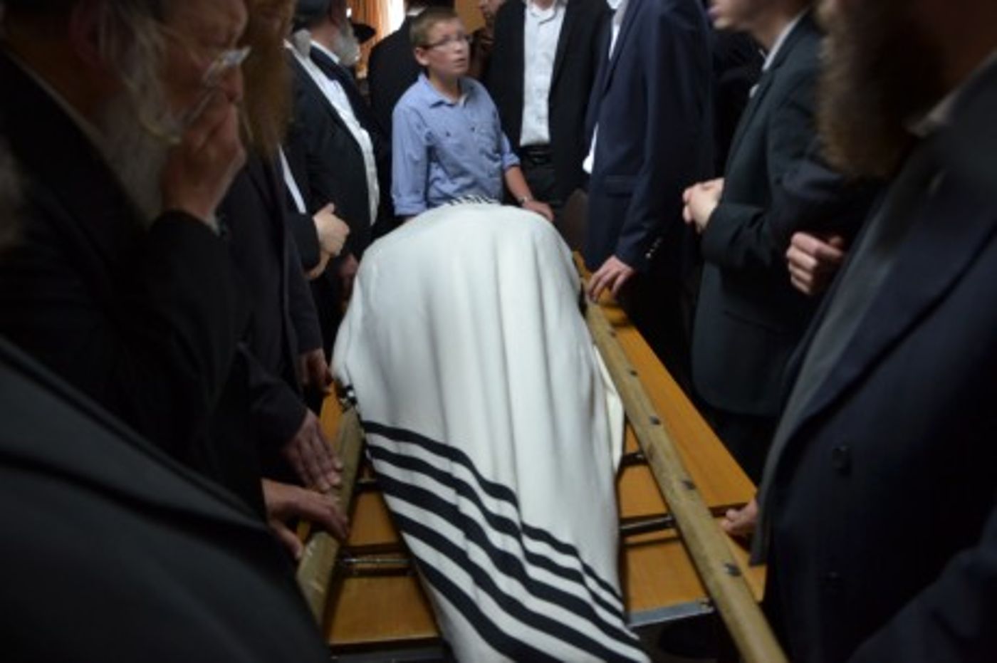 גלריה: אלפים בהלווית הרב יהושע נויברט זצ"ל