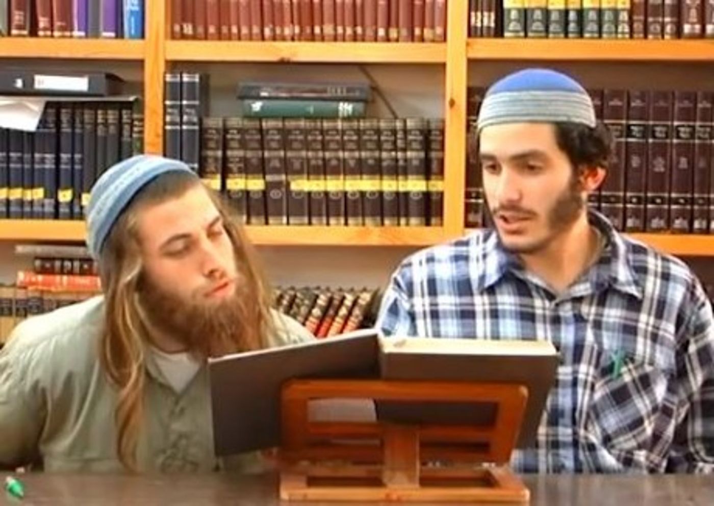 נוער הגבעות בסרטון חדש: מותר להשתמש באלימות נגד שוטרים מפנים