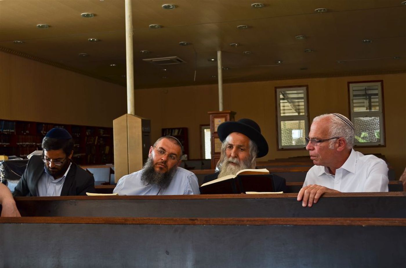 צפו: שר השיכון אריאל בציונו של רבי נחמן מברסלב