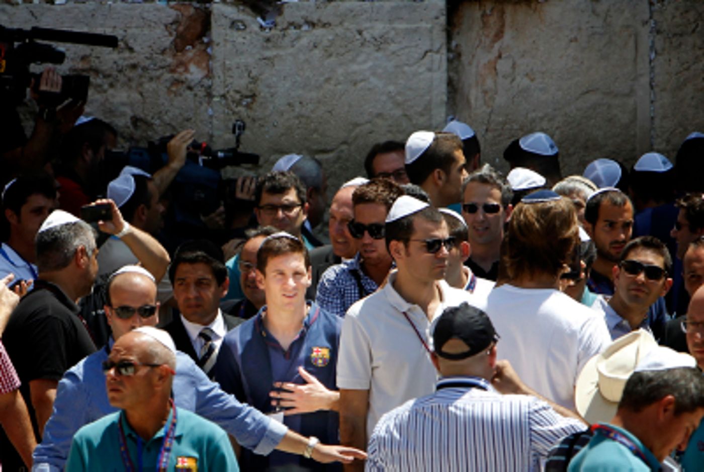 נוסח ספרד: שחקני ברצלונה הגיעו לתפילה בכותל המערבי