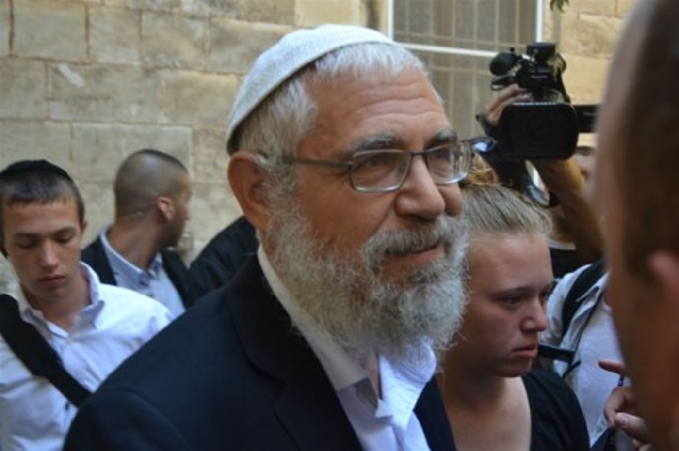 גלרית תמונות מיום הדין: רגעי ההכרעה הדרמטיים במשפט הרב מרדכי אלון