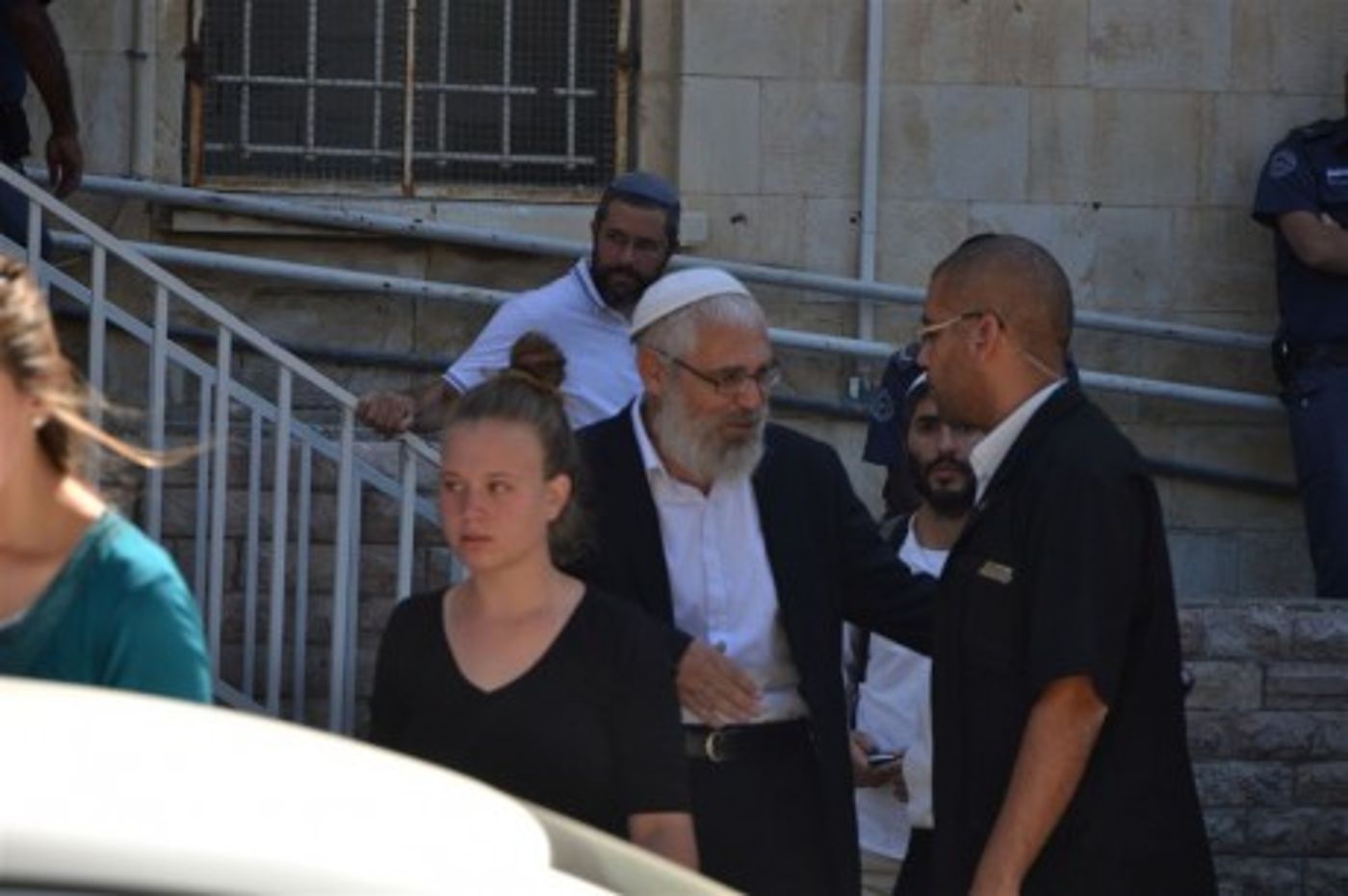 גלרית תמונות מיום הדין: רגעי ההכרעה הדרמטיים במשפט הרב מרדכי אלון