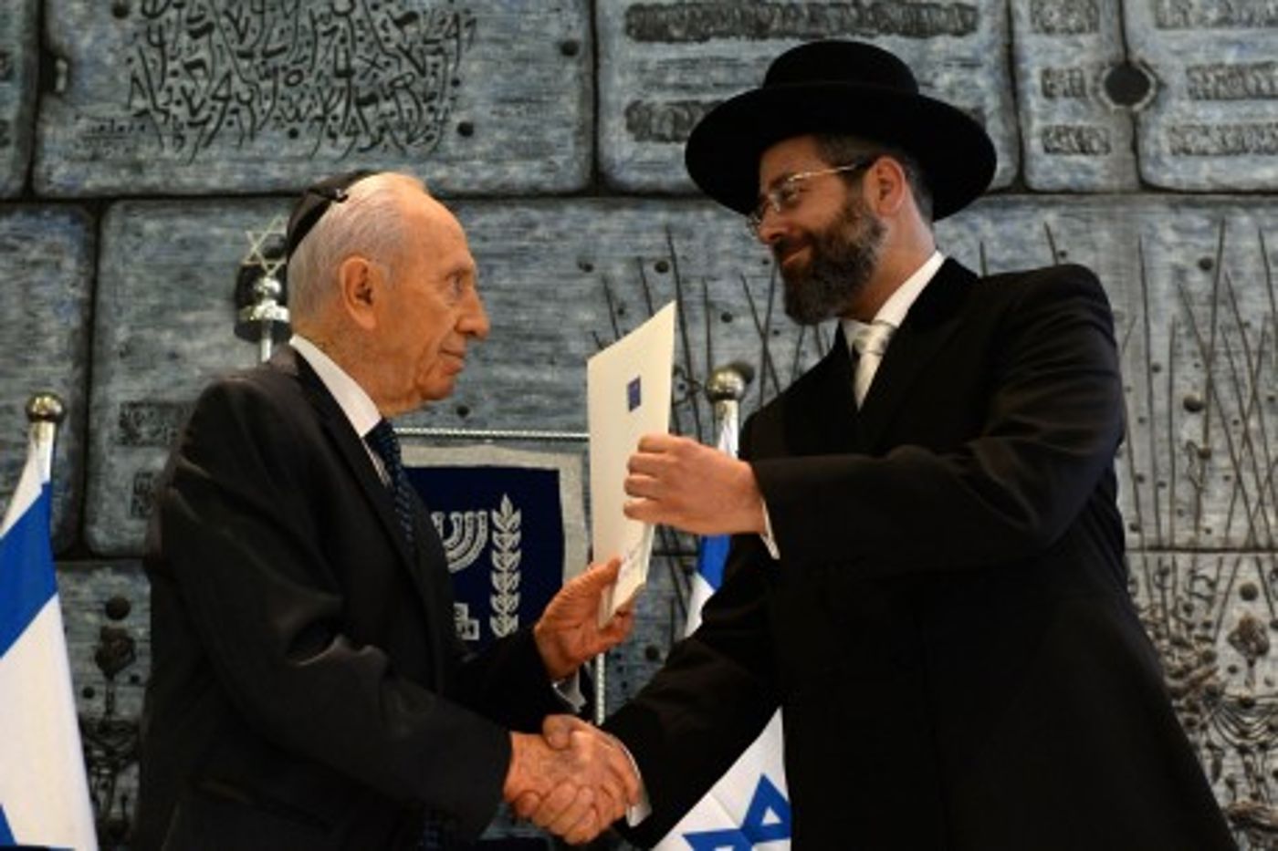 חג בירושלים: הרב דוד לאו והרב יצחק יוסף הוכתרו לרבנים הראשיים לישראל