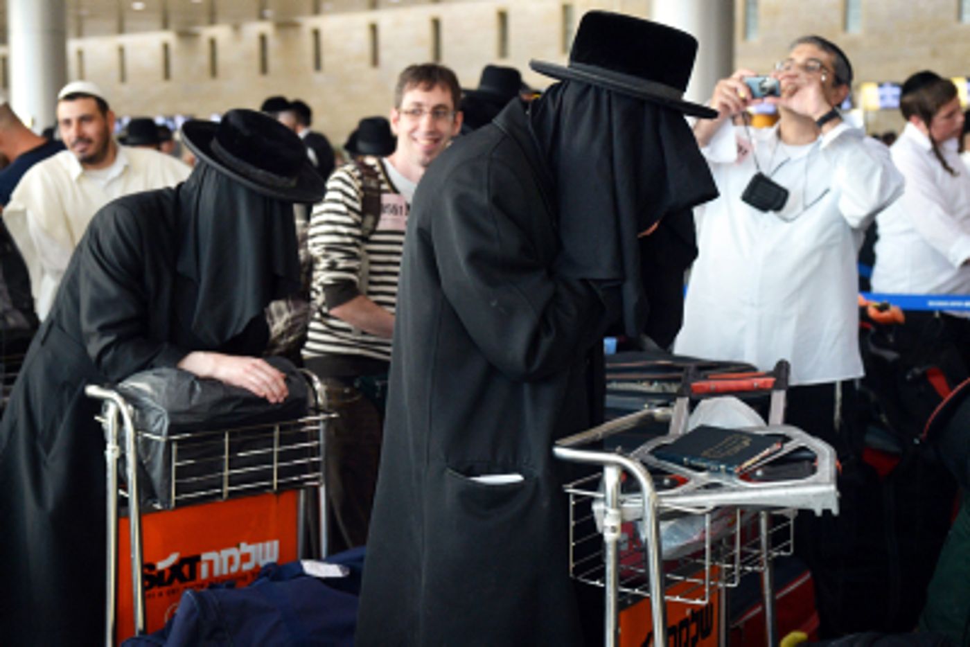 אופנה בקרב היוצאים לאומן: ברדס צניעות