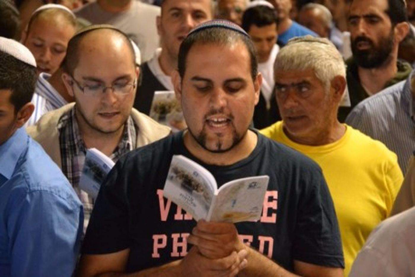 גלריית ענק: עשרים אלף איש בסליחות בכותל המערבי