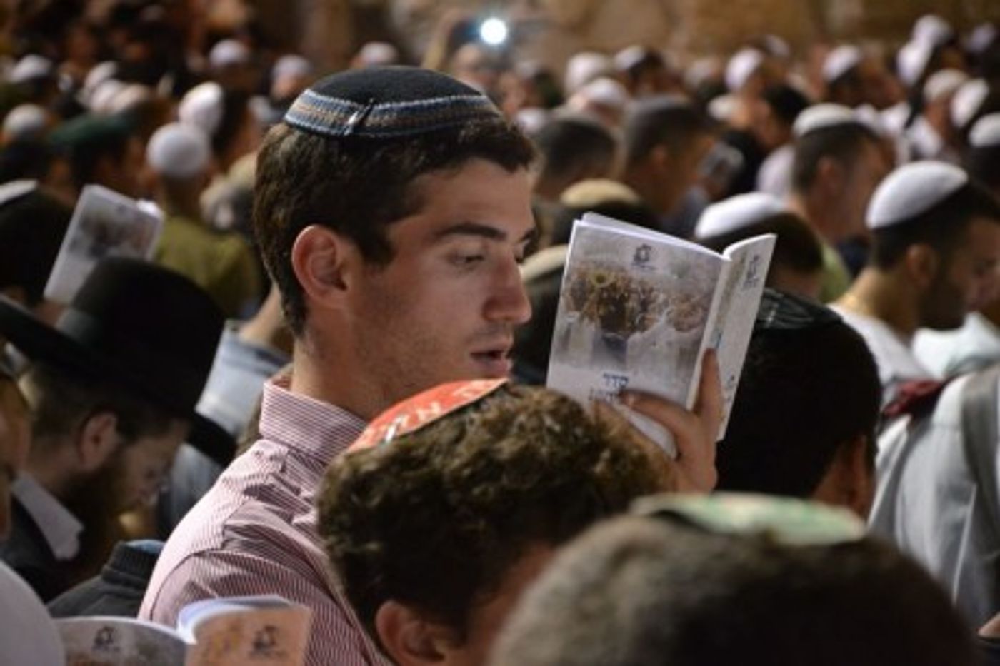 גלריית ענק: עשרים אלף איש בסליחות בכותל המערבי
