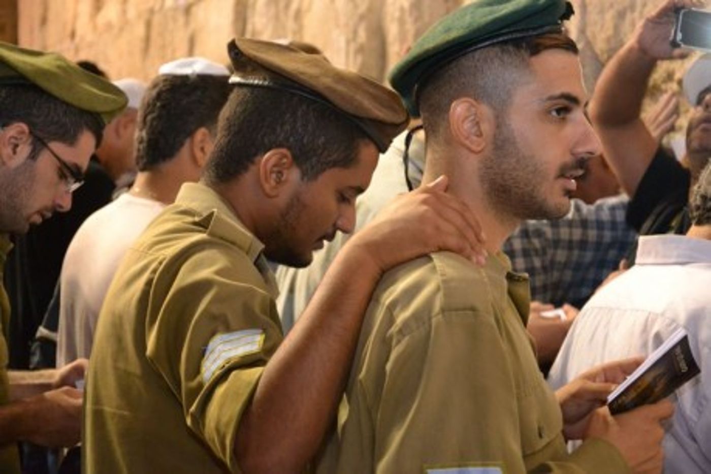 גלריית ענק: עשרים אלף איש בסליחות בכותל המערבי