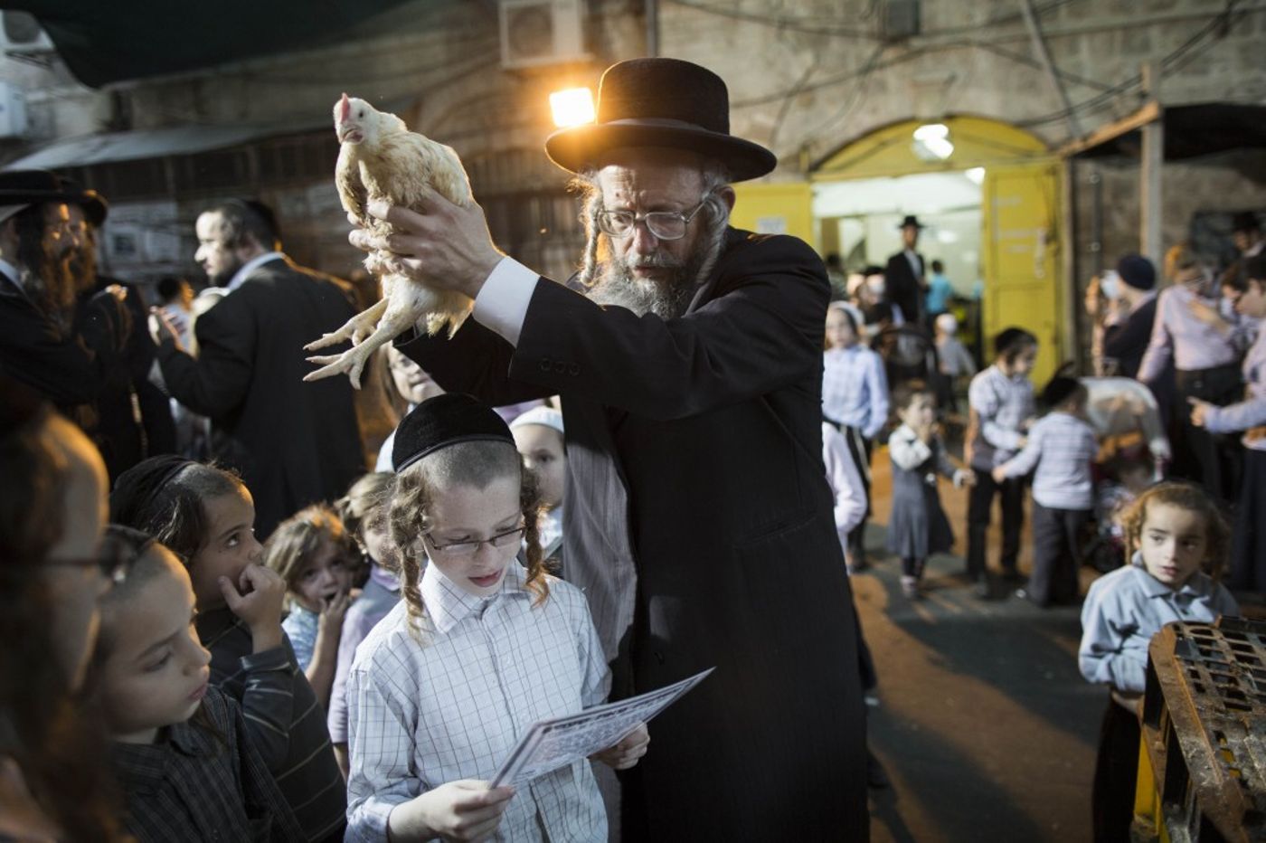 זה התרנגול ילך למיתה: צפו בכפרות בירושלים