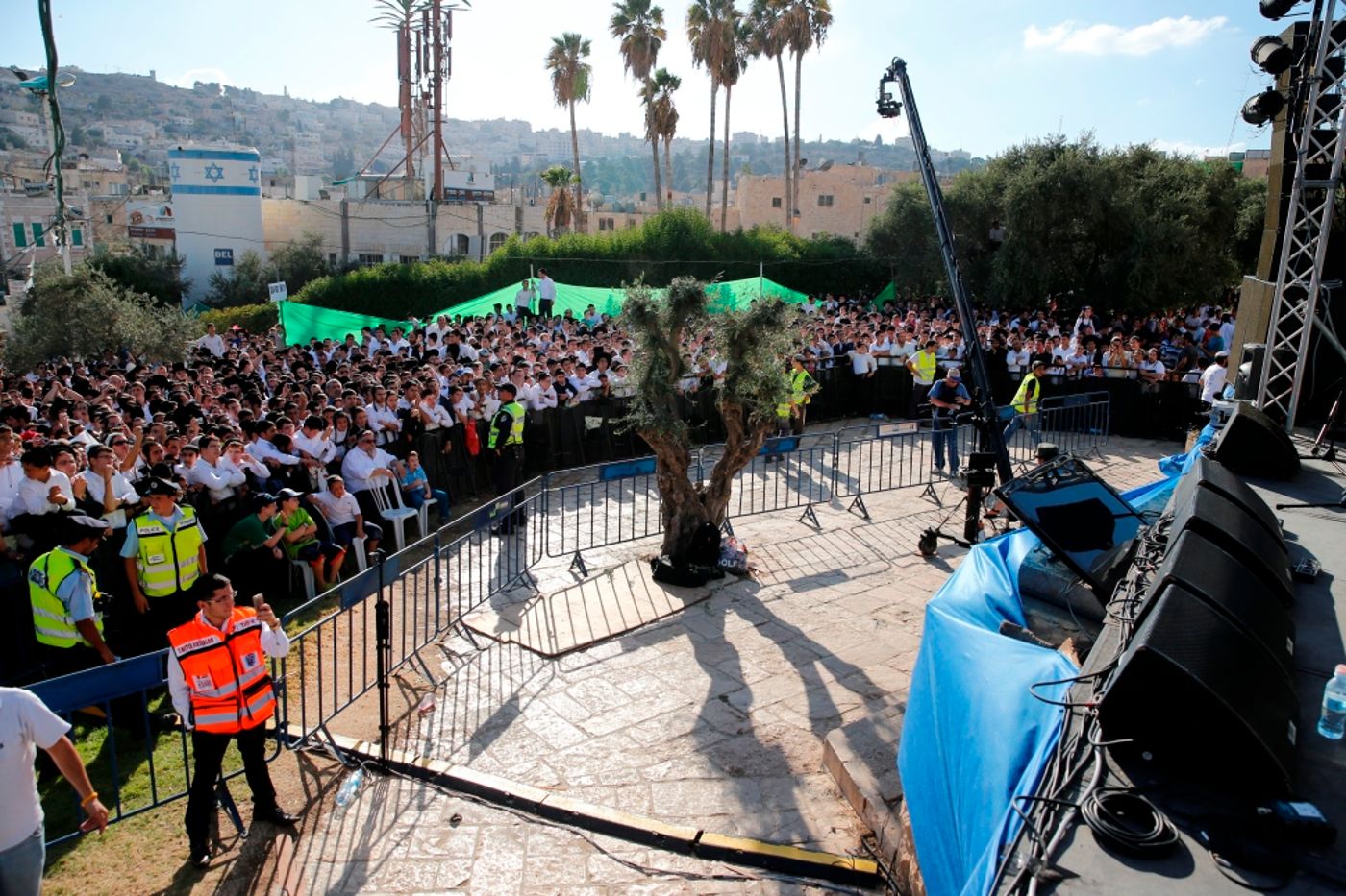 למרות הפיגוע: 30,000 איש עלו לחברון