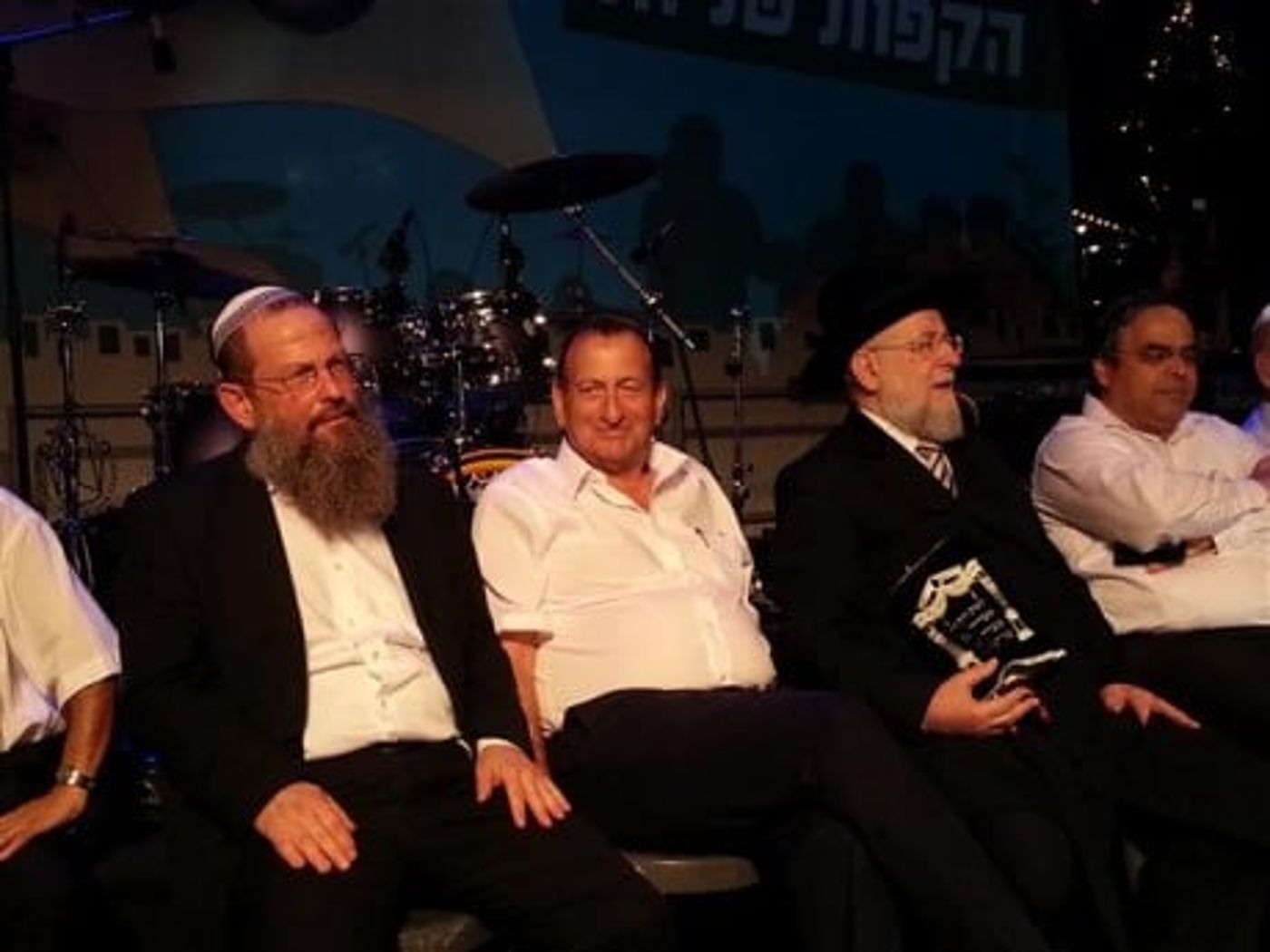 ימות המשיח: כחמשת אלפים רוקדים בהקפות שניות בכיכר רבין בתל אביב