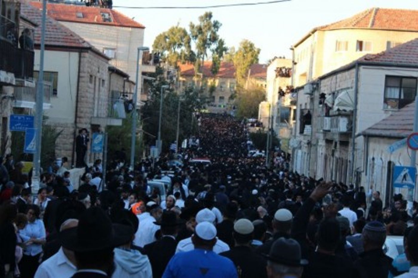 גלריית תמונות: מאות אלפים גודשים את הרחובות