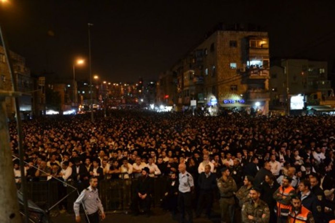 עשרות אלפים באזכרה במלאות שבעה לפטירת הרב עובדיה יוסף זצ"ל