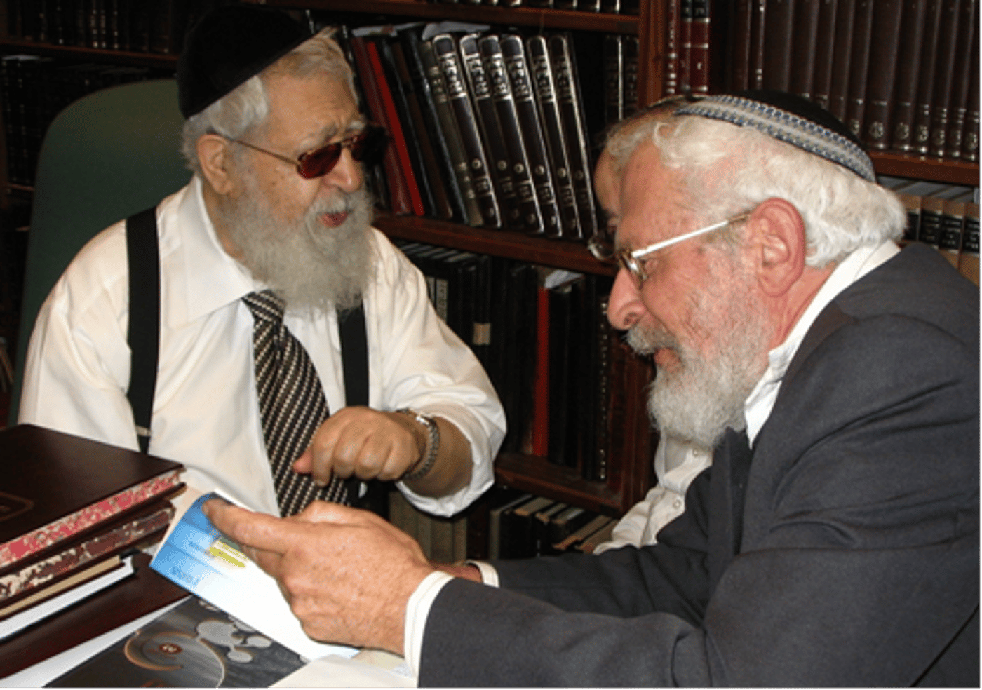 ש"ס גרמו נזק לרב עובדיה בחסימתו בפני בעלי הלכה ובהשתלטות העסקנים סביבו