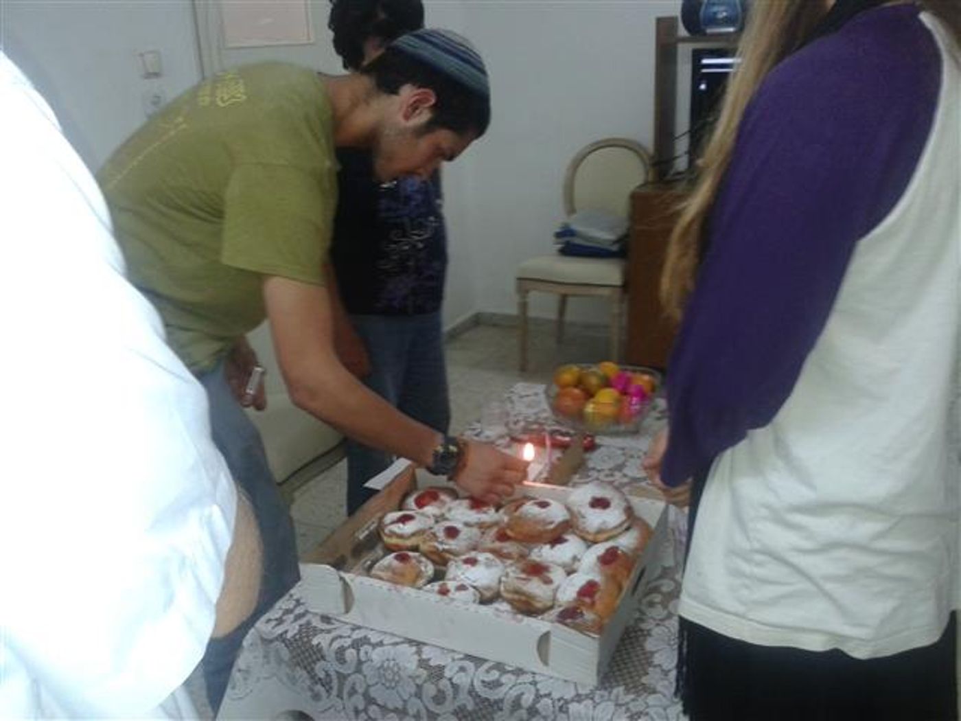 פעילי ההנהגה הצעירה מדליקים אור בדרום ת"א