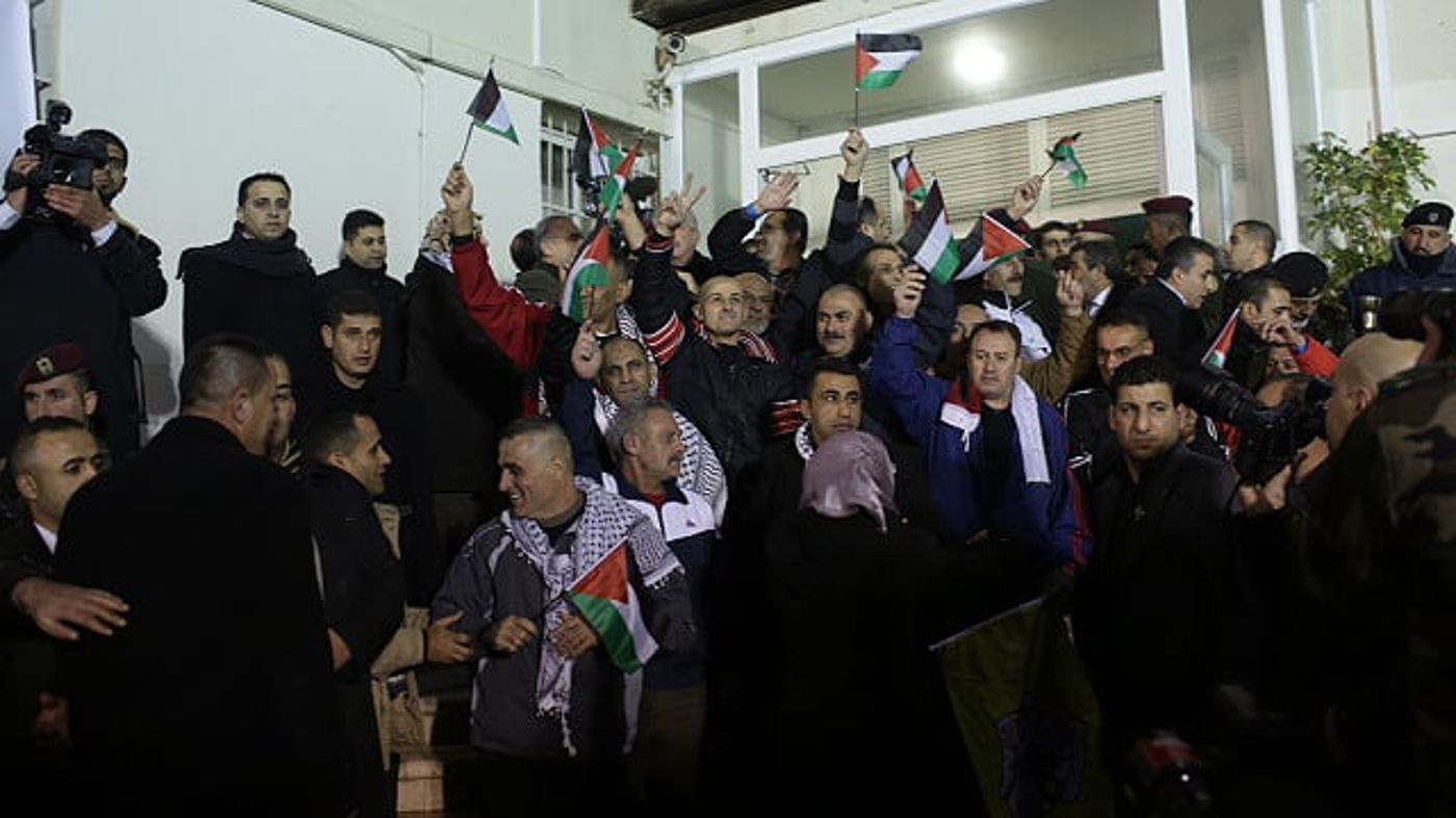 הרוצחים התקבלו בחיבוקים: "לא יהיה הסכם עד שכולם ישוחררו"