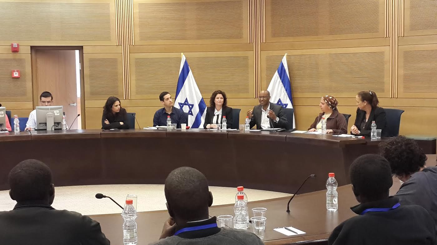 ח"כ שקד: "מסעדנים צריכים להעסיק בדואים ופלשתינאים"