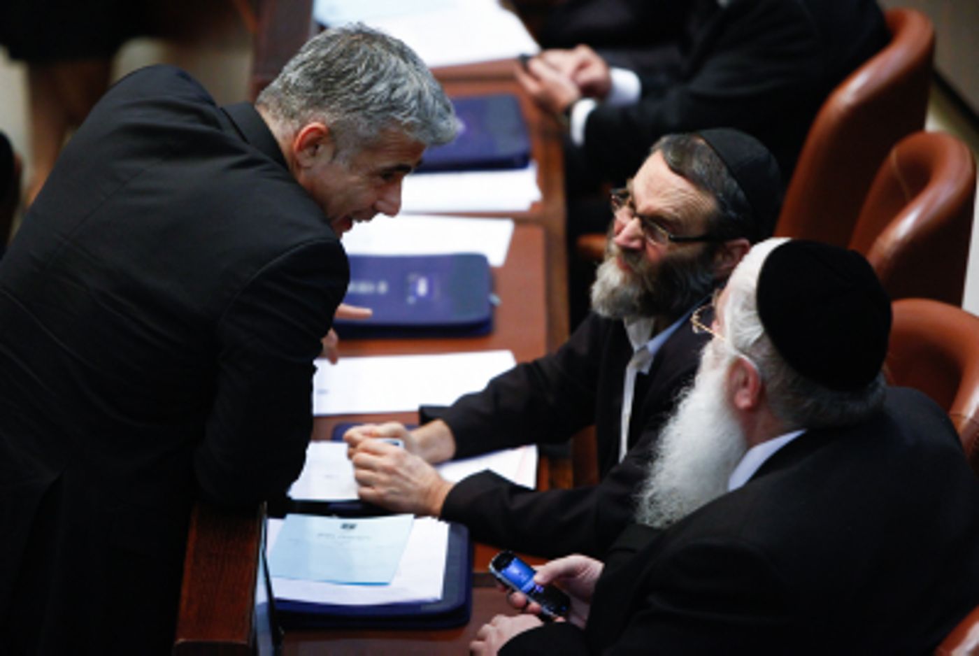 לפיד על החרדים: "אנחנו לא נגדם. אנשים אחים אנחנו"