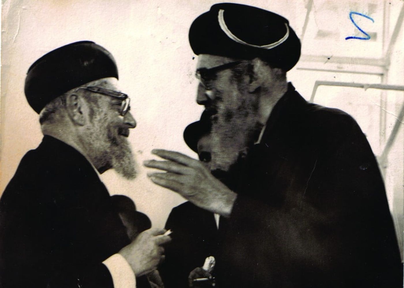 עם הרב ניסים
