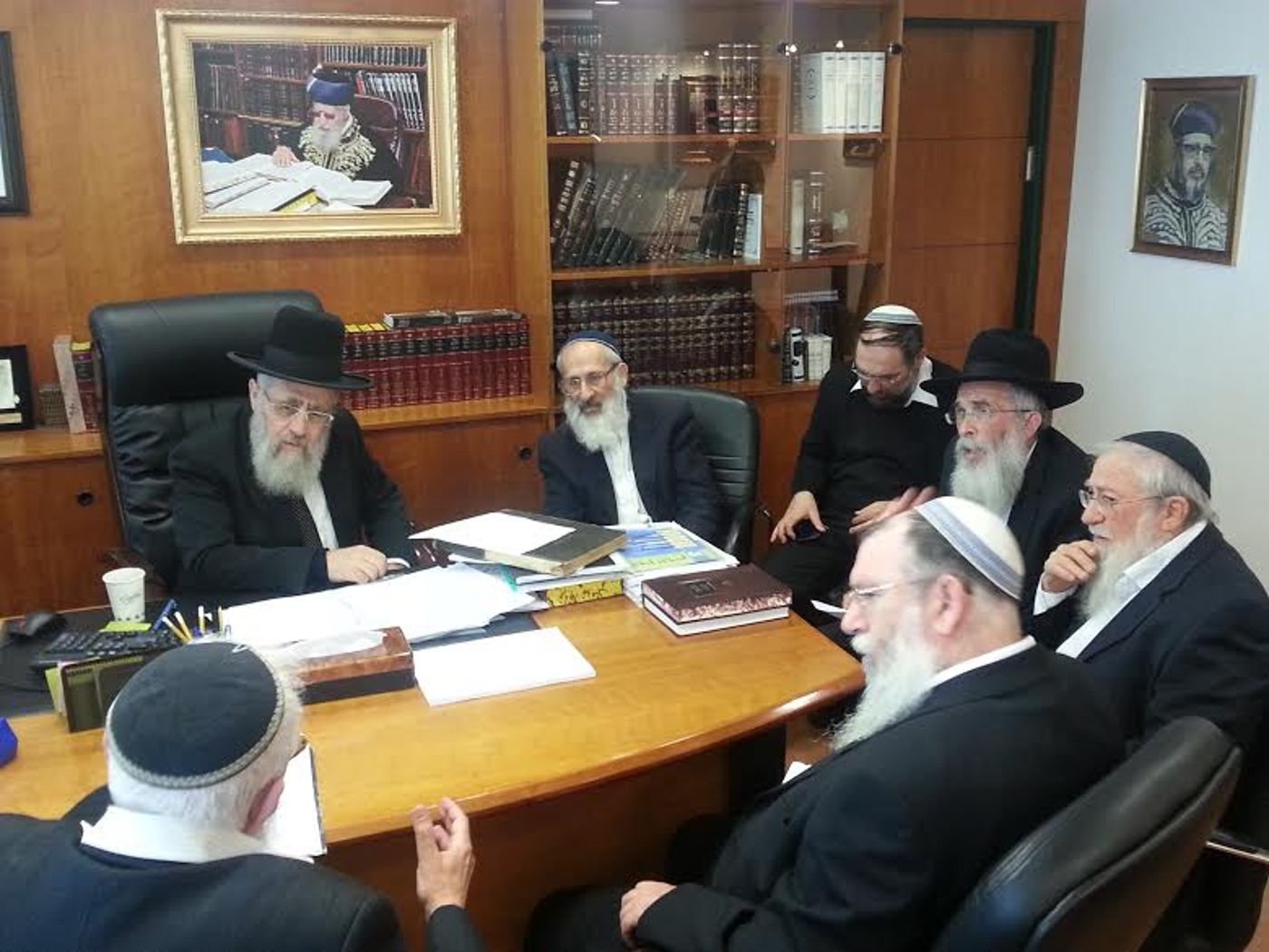 הרב יצחק יוסף כינס ישיבה דחופה: לא נכיר בחוק הגיור של שטרן