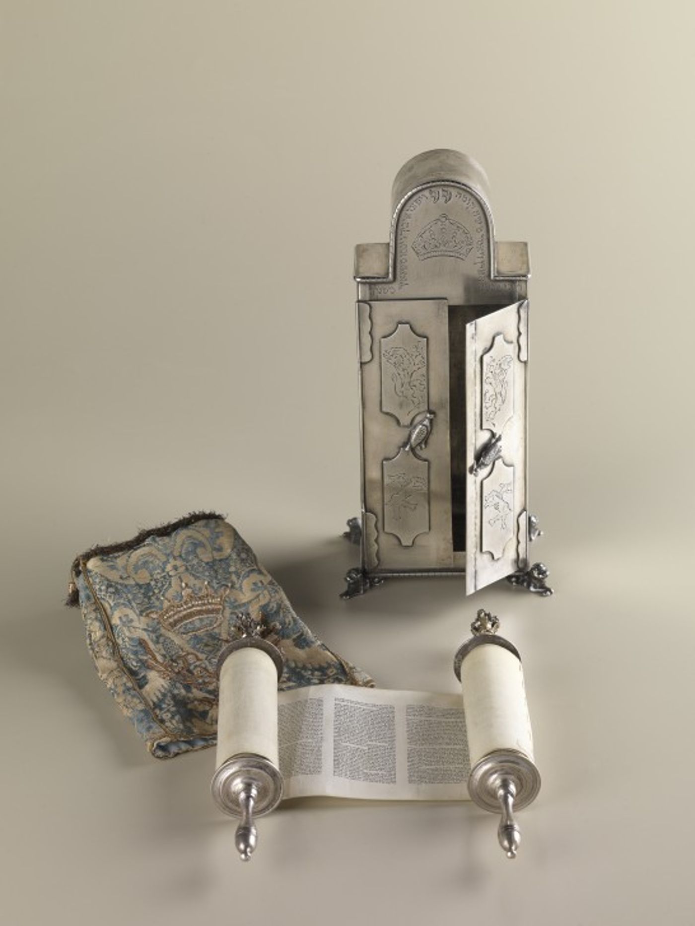 Small Torah ark, Poland~B86_0189, ~B86_0190