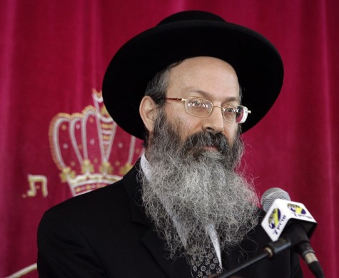 גם הרב מלמד מגן על הקרן לידידות: "עלילה"