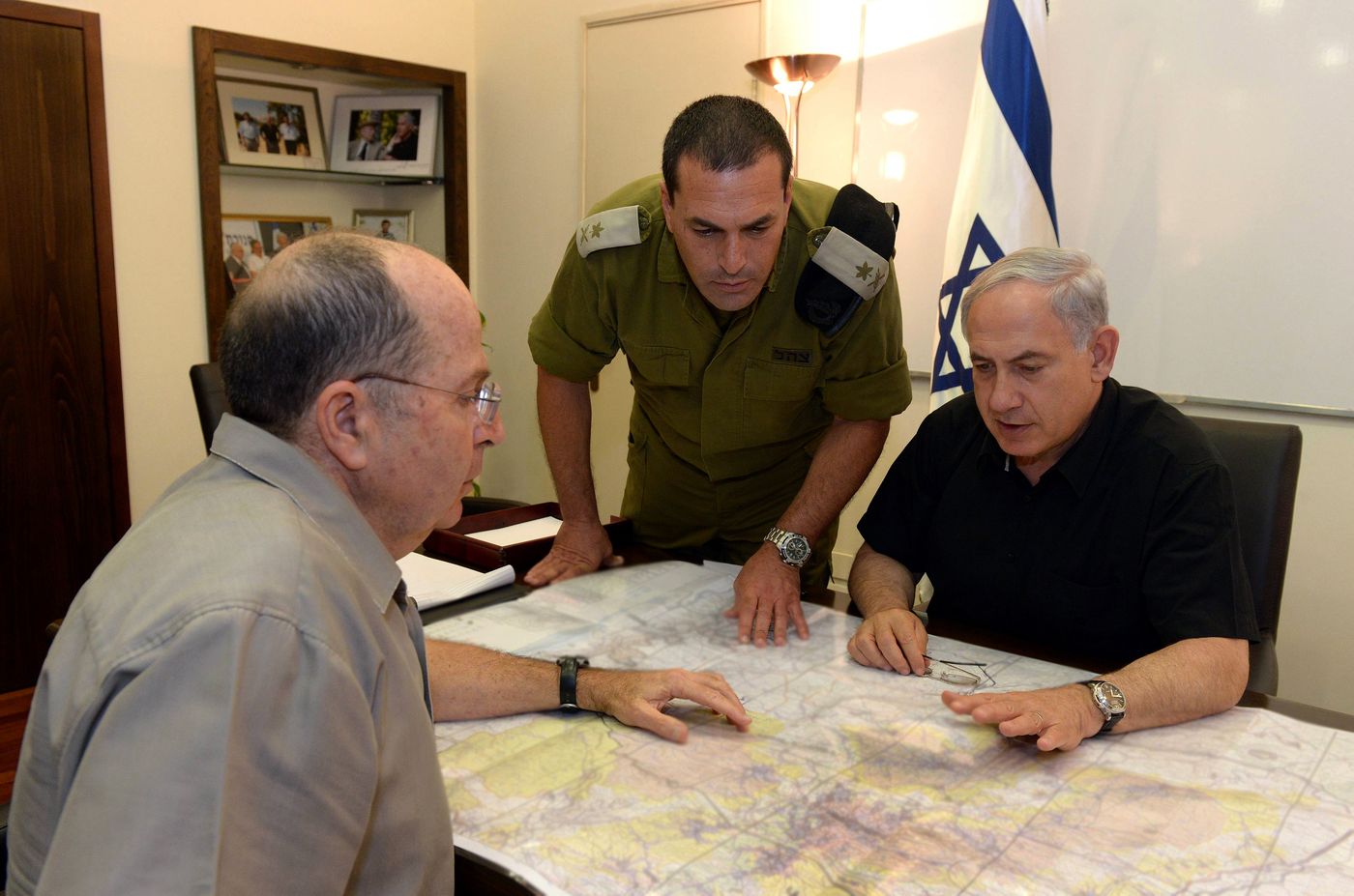 יעלון מסיר אחריות: אובמה חוסם הבנייה ביו"ש