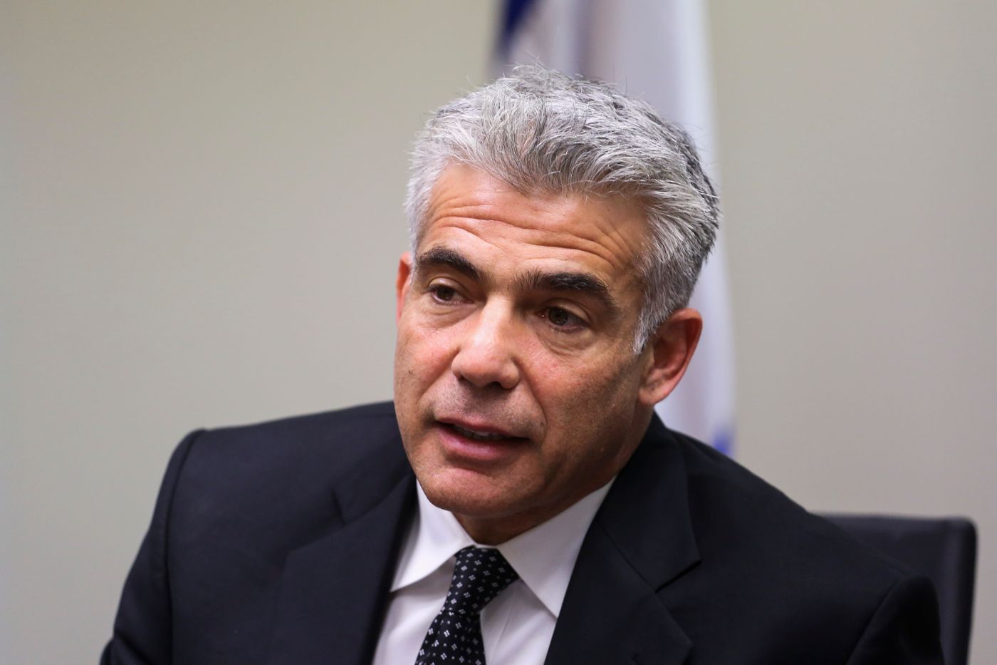 לפיד: "אבא שלי צועק בקבר מהבוקר"