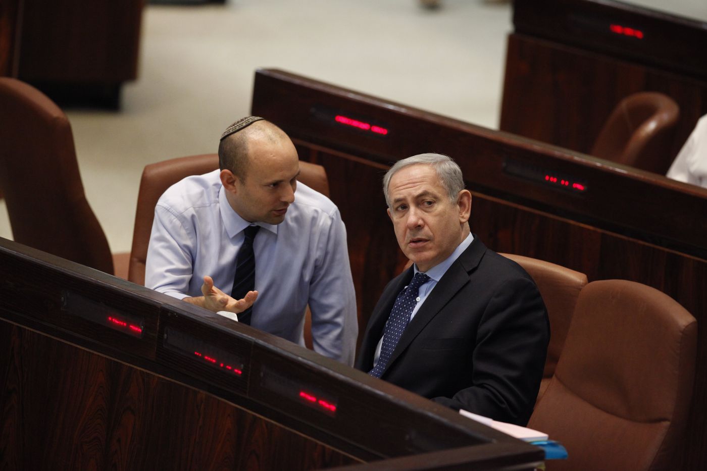 נתניהו ינסה לסגור עם כחלון. בנט יוותר על החוץ