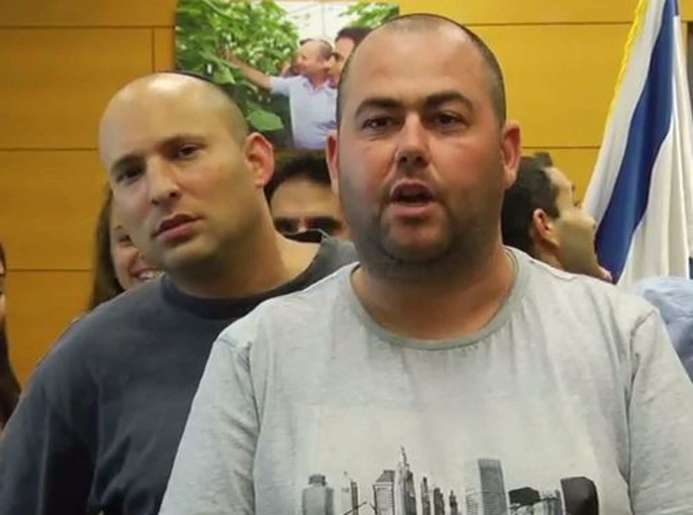 ברכת שנה טובה מנפתלי חולצה אפורה