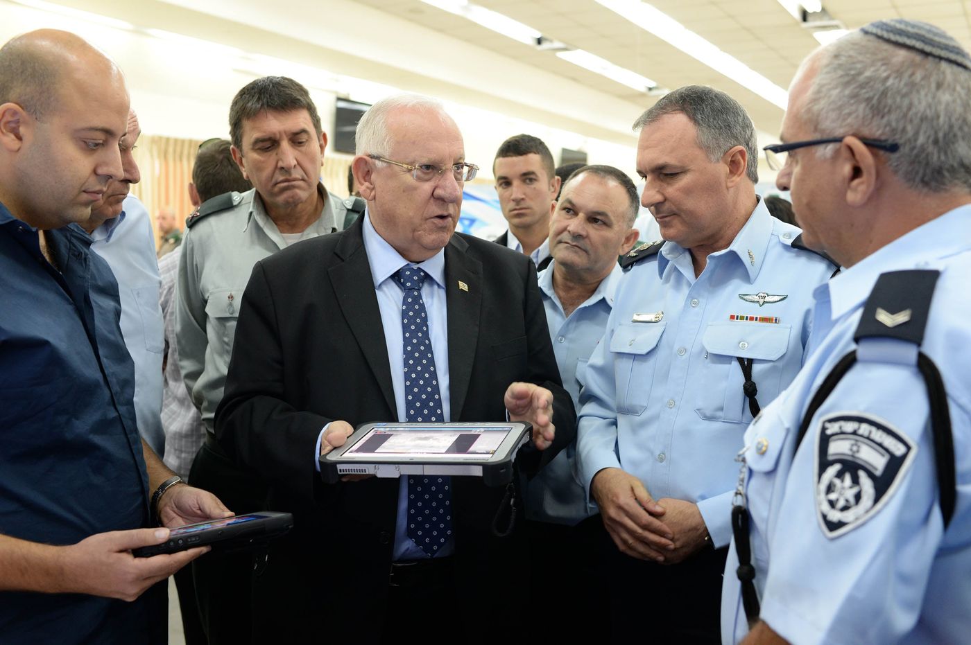 ריבלין מגבה: במשטרה מפקדים איכותיים