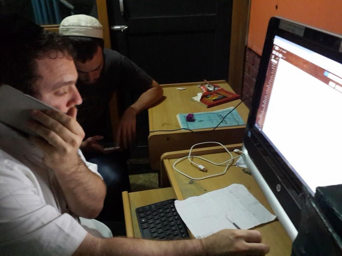 "איבדנו חברים יקרים. רבים ממתינים לחילוץ"