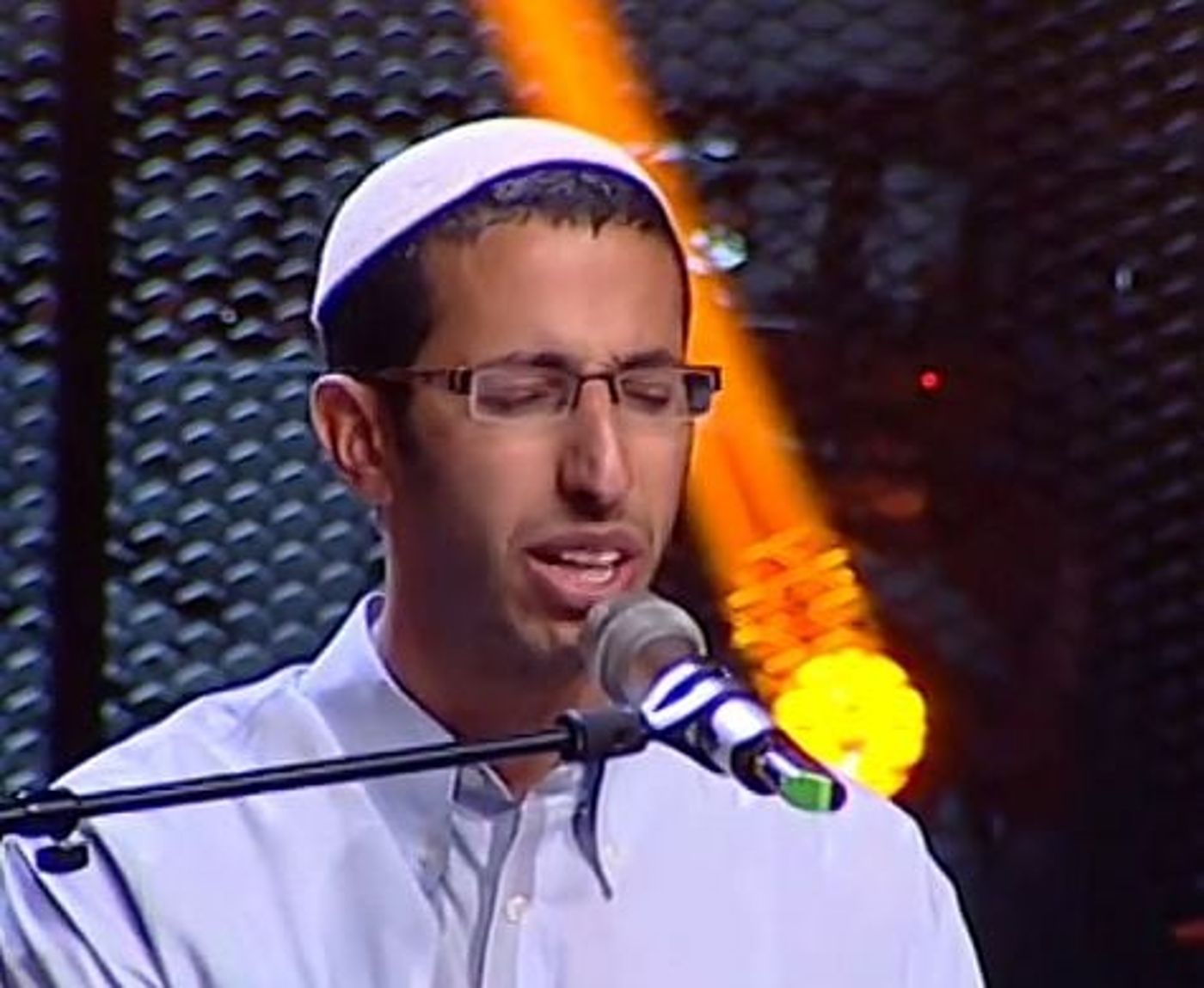 "אביב גפן מחפש כנות, דיבור משותף ואמת"