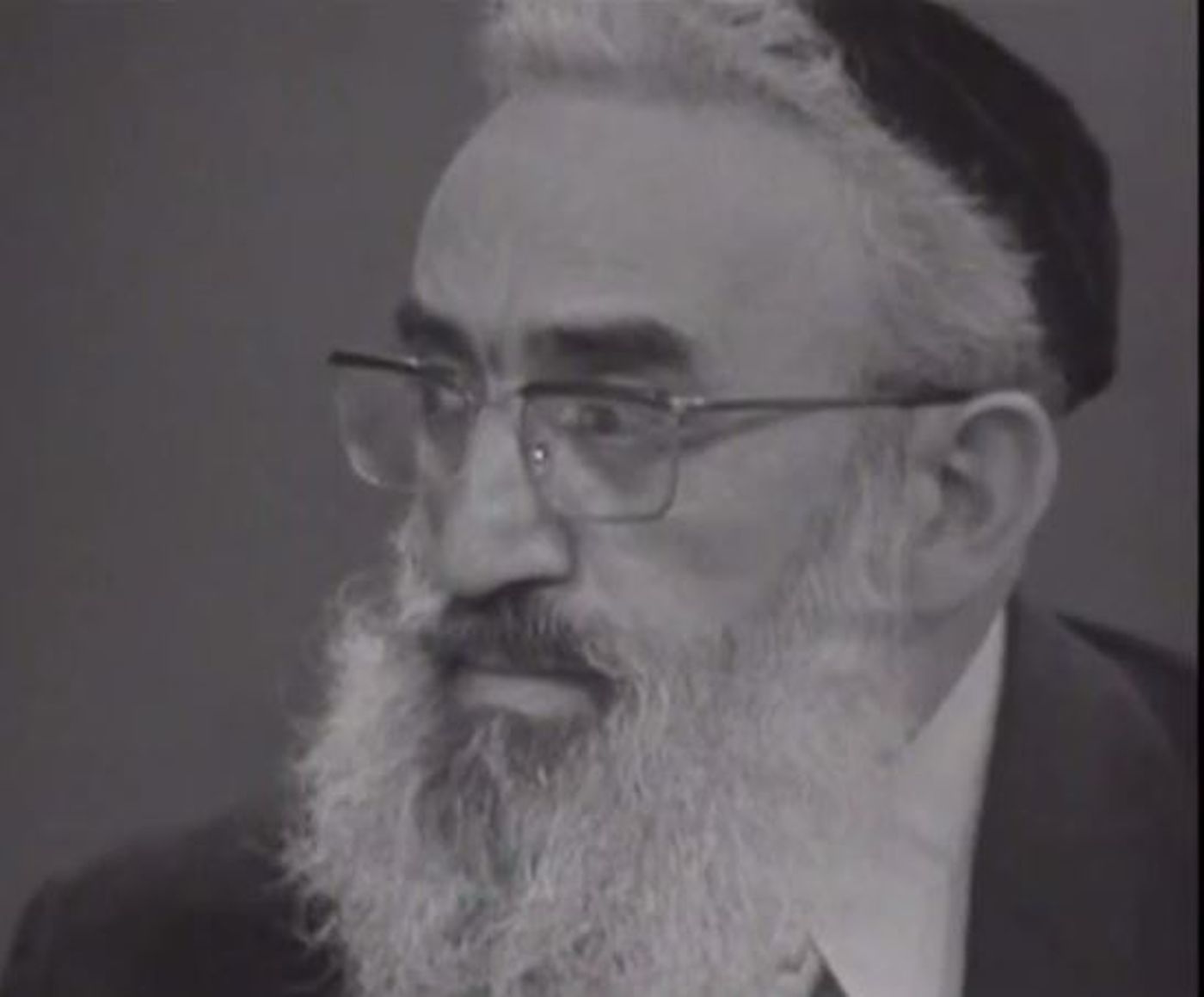 צפו בקטעי ארכיון נדירים של הרב שלמה גורן זצ"ל