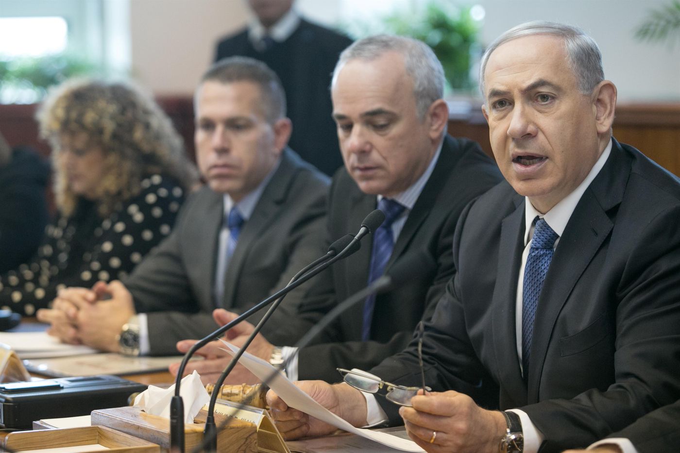 לנתניהו מתחיל להמאס: איום מרומז ללבני ולפיד