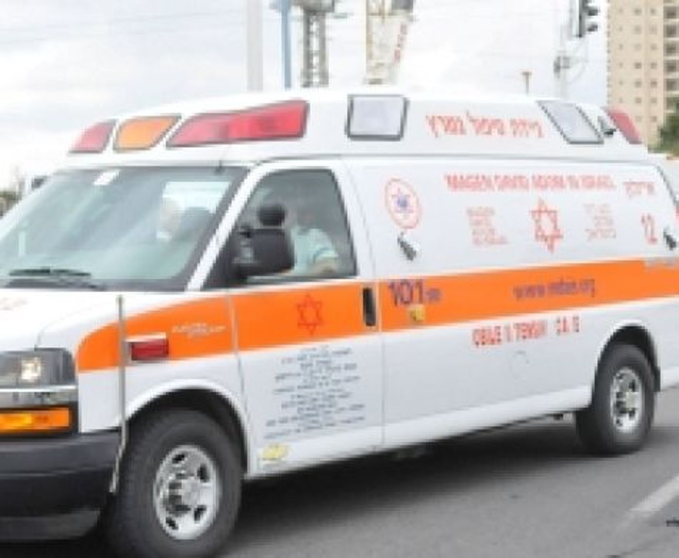 חשש לחיי ילד בן 10 שנעלם בים