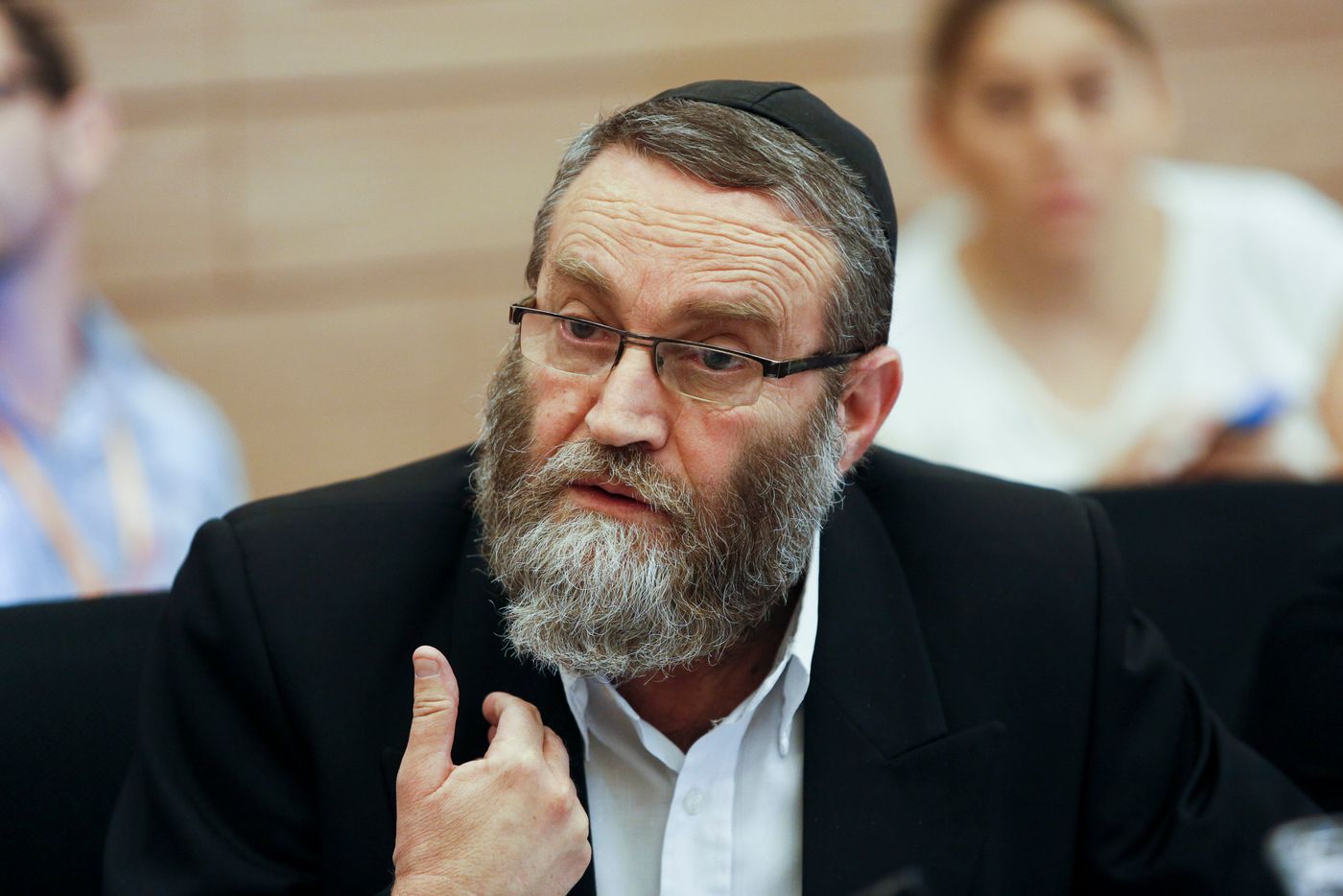 ליברמן או הרצוג? גפני חושף את מי הוא מעדיף