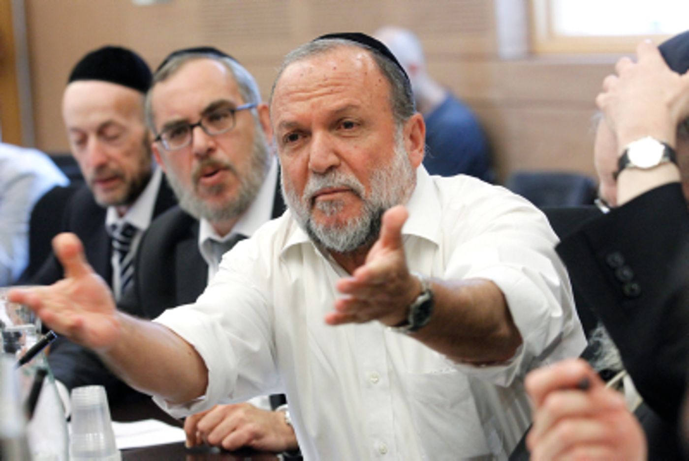 "אם יש ליחד קלטות שיפרסמו, שלא יאיימו"