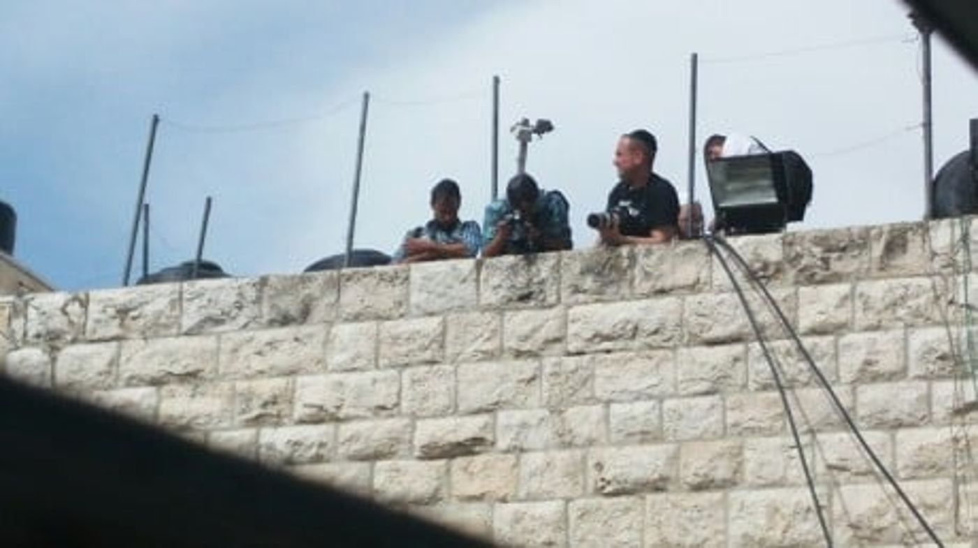 אלפים בלווית הבחור יצחק סאמט ז"ל. גלריה