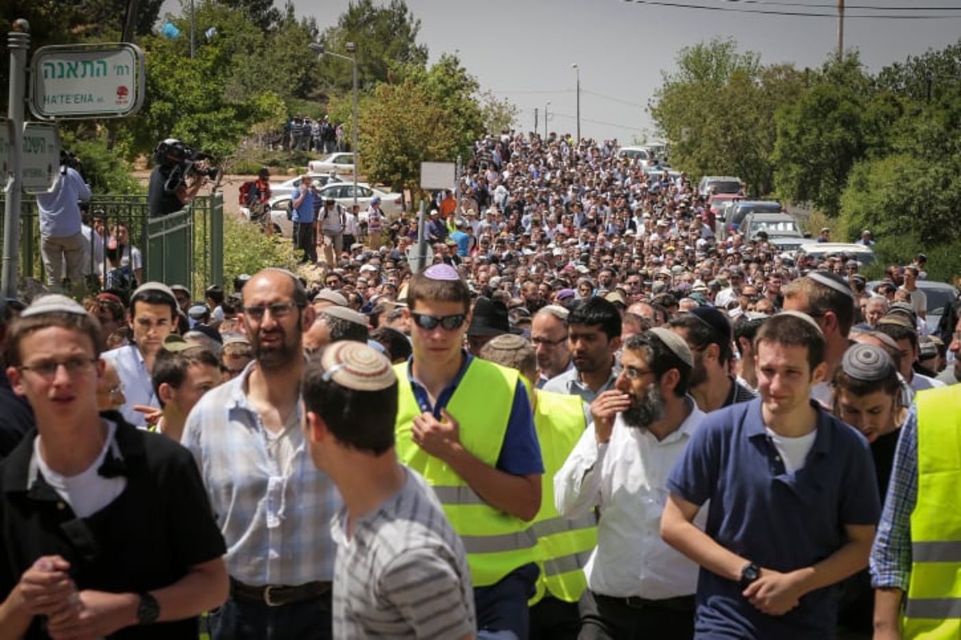 צפו: אלפים בהלווית הרב אהרון ליכטנשטיין זצ"ל