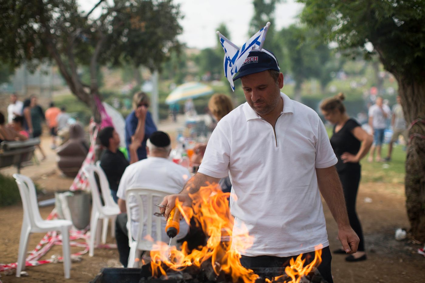 טיפ: ככה מדליקים מנגל בגפרור אחד בלבד