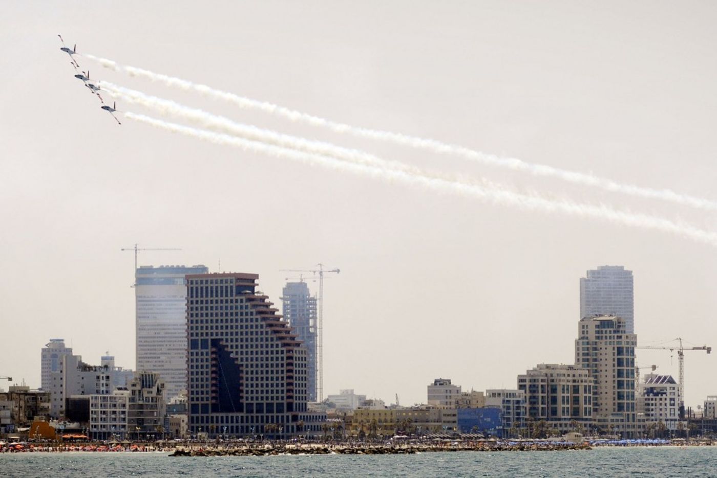Airplanes on independence day