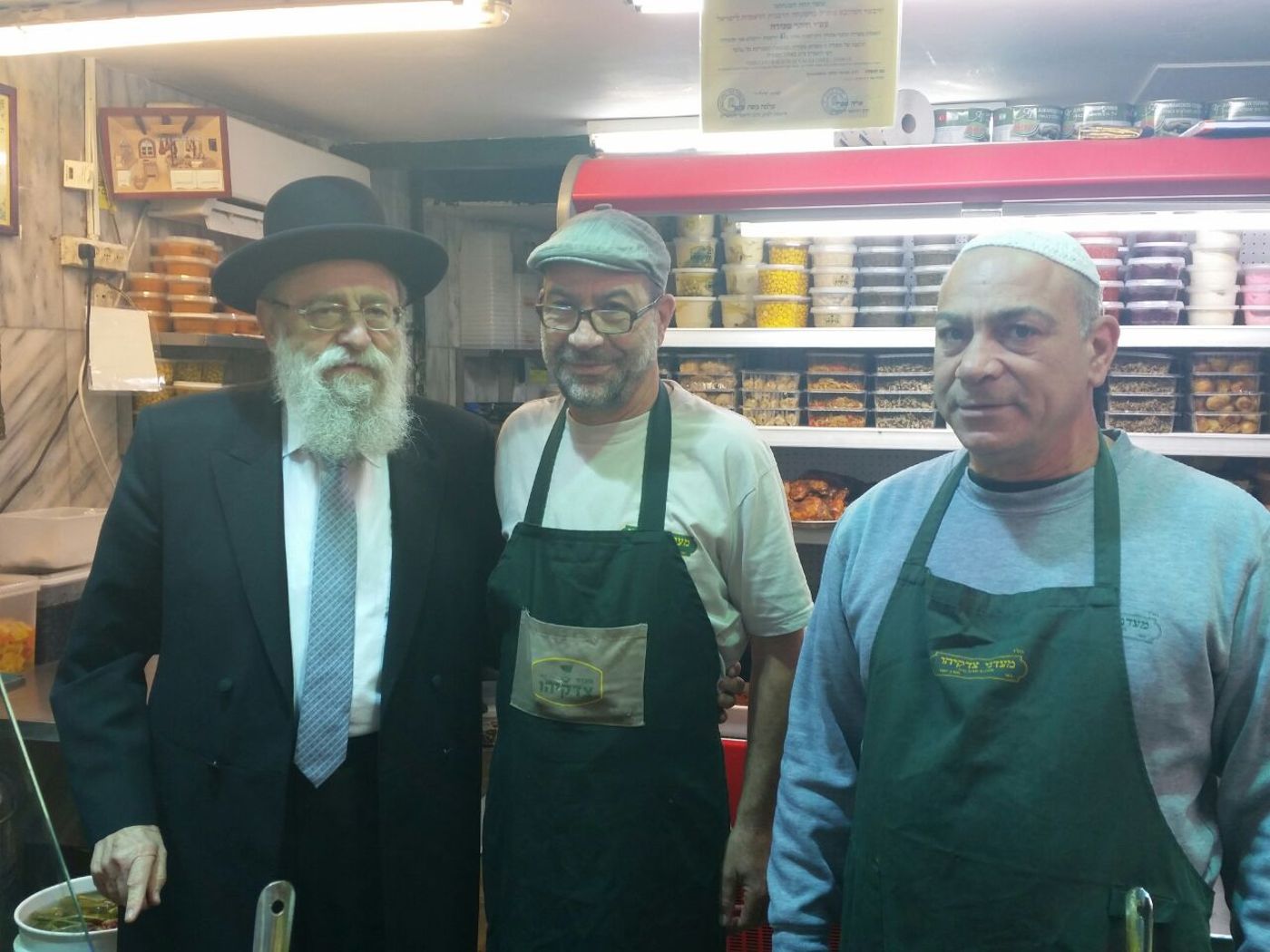 מלך החמוצים סגר בשבת וזכה לברכת הרב שטרן