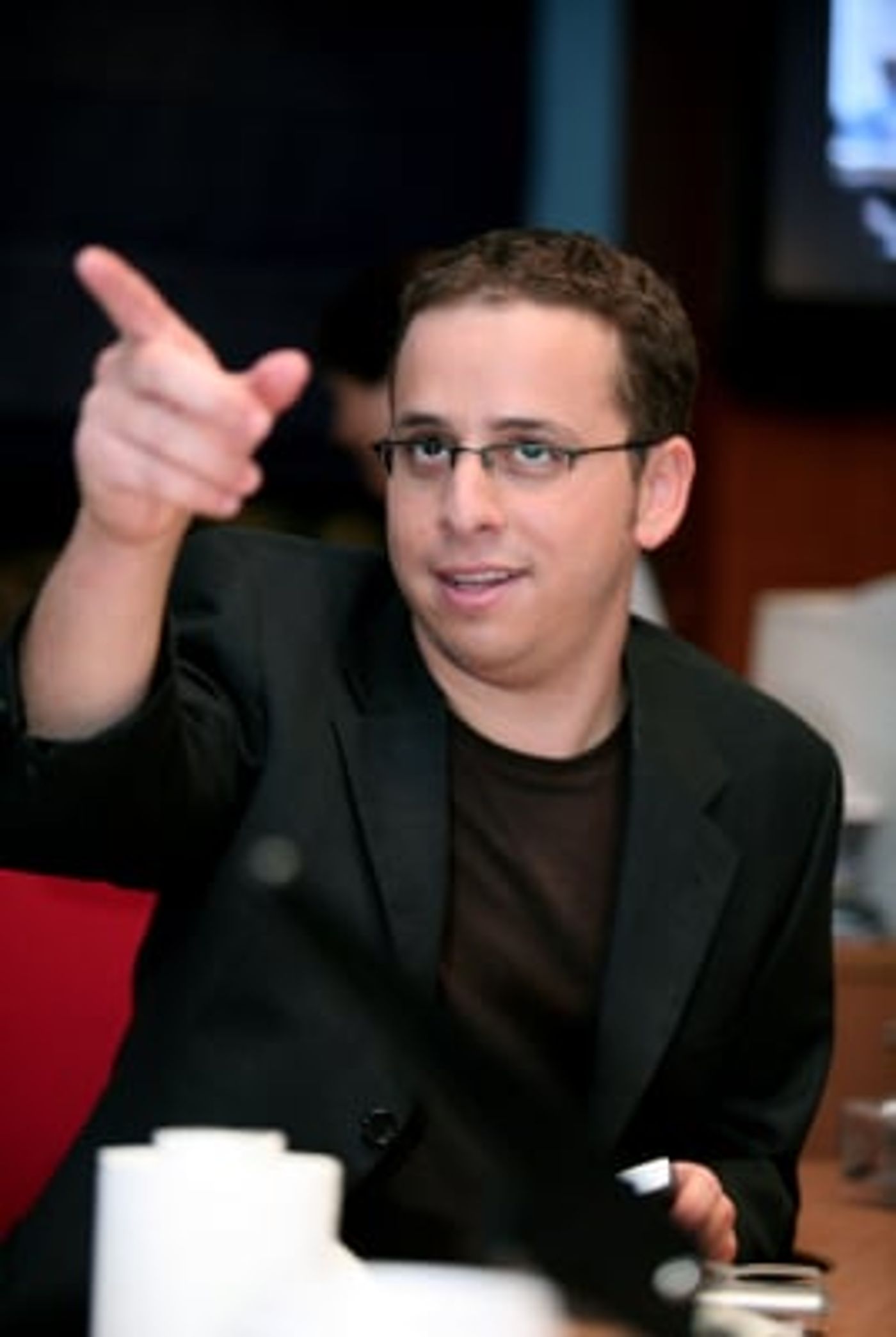 דרמה בערוץ 10: נדב פרי הודיע על עזיבת הערוץ